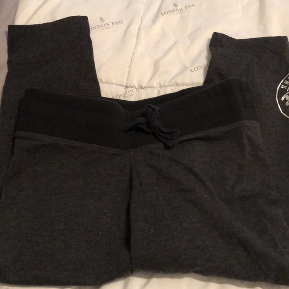Victoria Secret yoga pants size small - Picture 3 of 5
